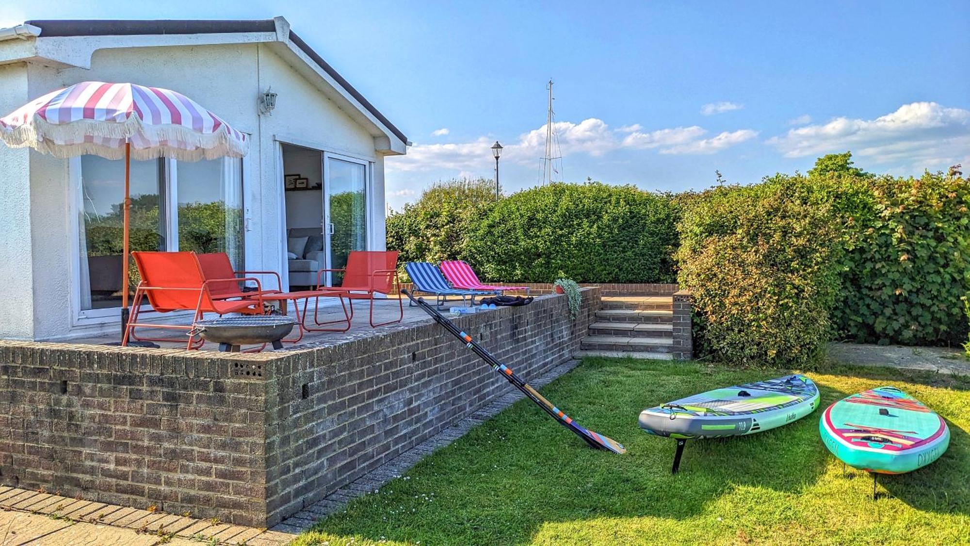Hot Tub With A View - Christchurch Harbour Екстер'єр фото